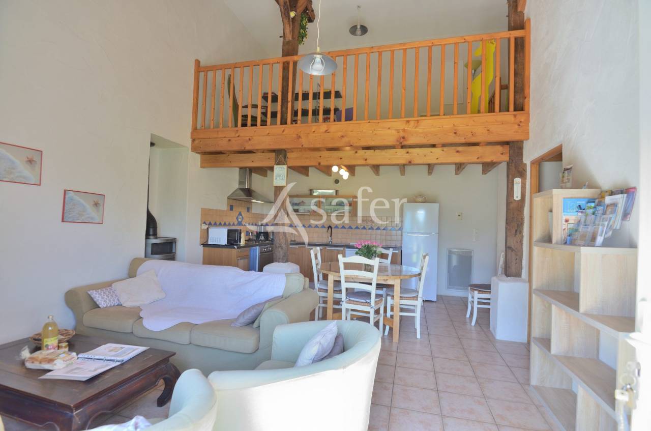 Maison d'habitation avec 2 gîtes équestres sur env. 6ha