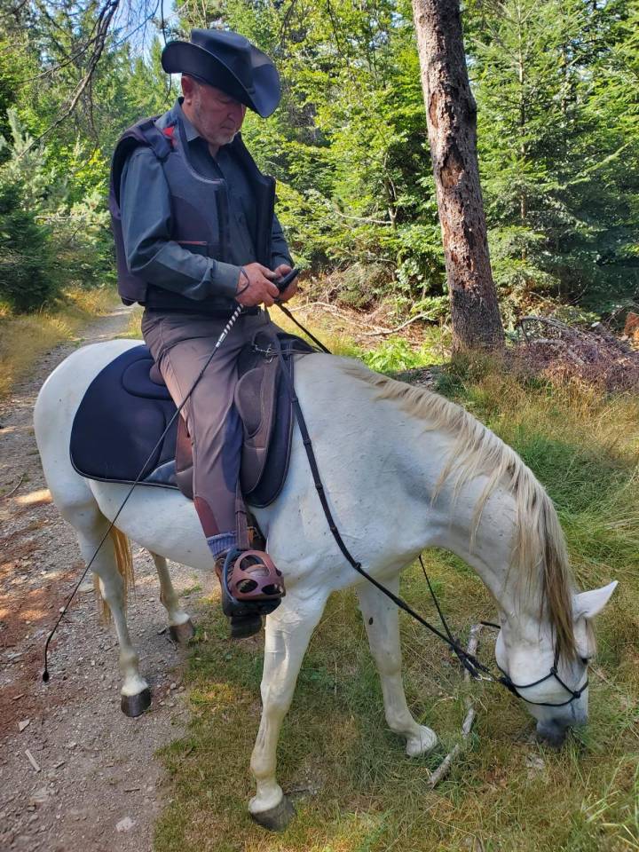 ALASKA BARBE PP HONGRE BLANC 15 ANS FACILE 4500 €