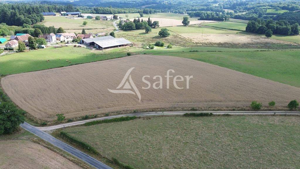 Propriété agricole d'élevage sur environ 79 ha