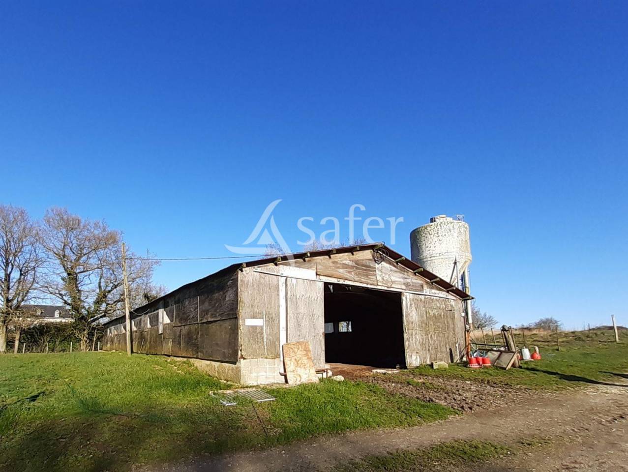 Ancienne Ferme sur environ 17 ha