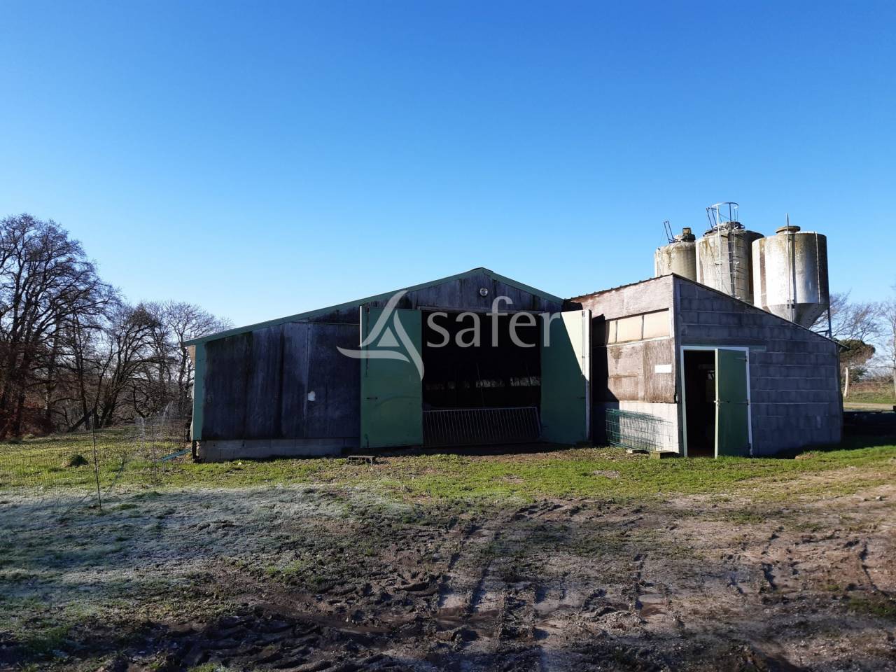 Ancienne Ferme sur environ 17 ha