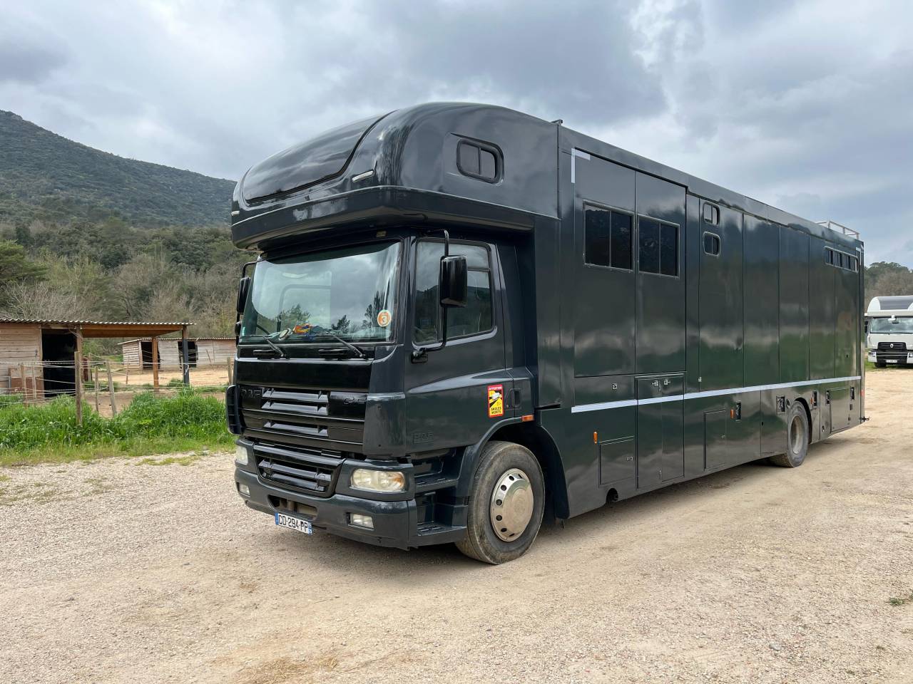 Camion DAF 8 places chevaux + home car