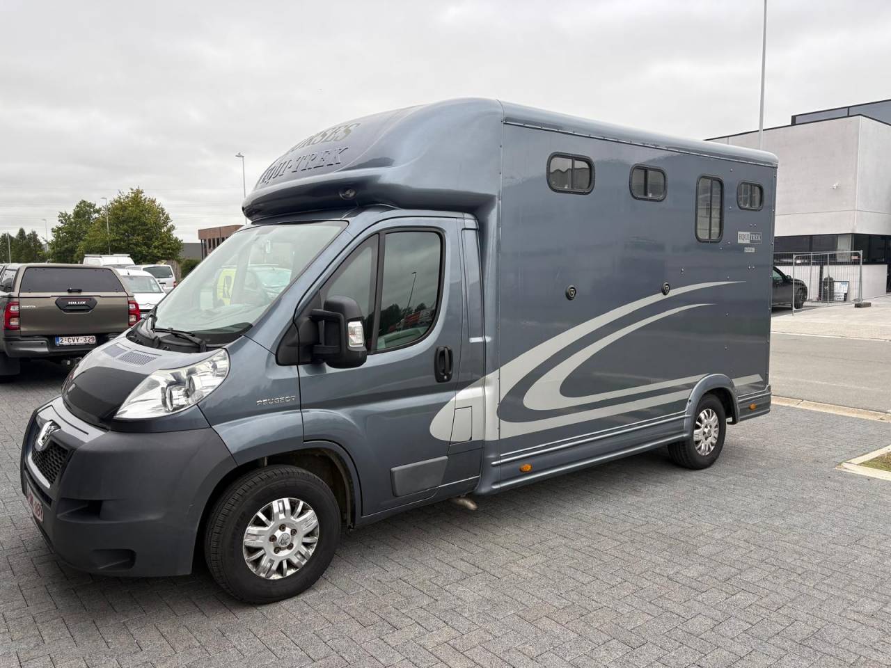 Camion pour chevaux Peugeot 