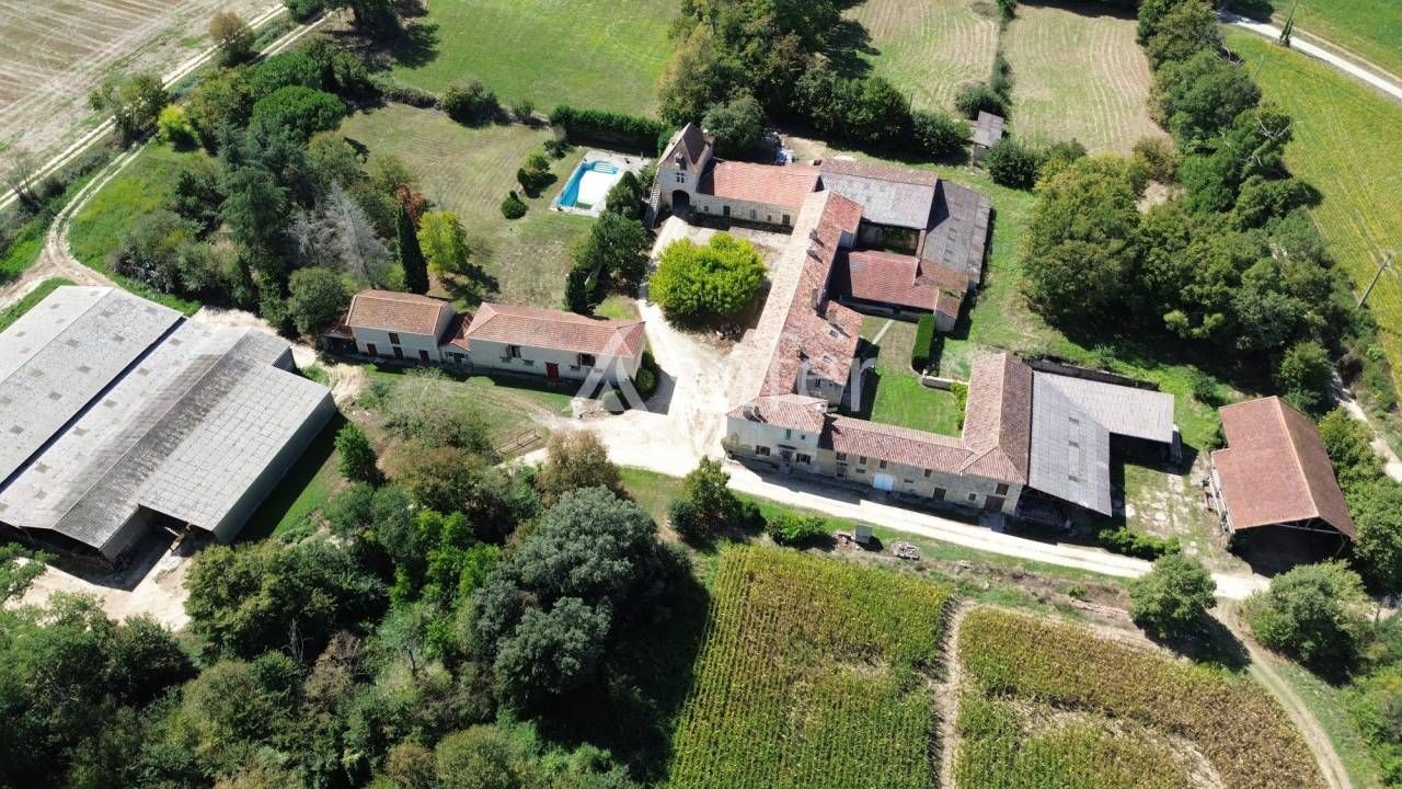 Domaine de caract&egrave;re sur 170ha aux portes du Gers