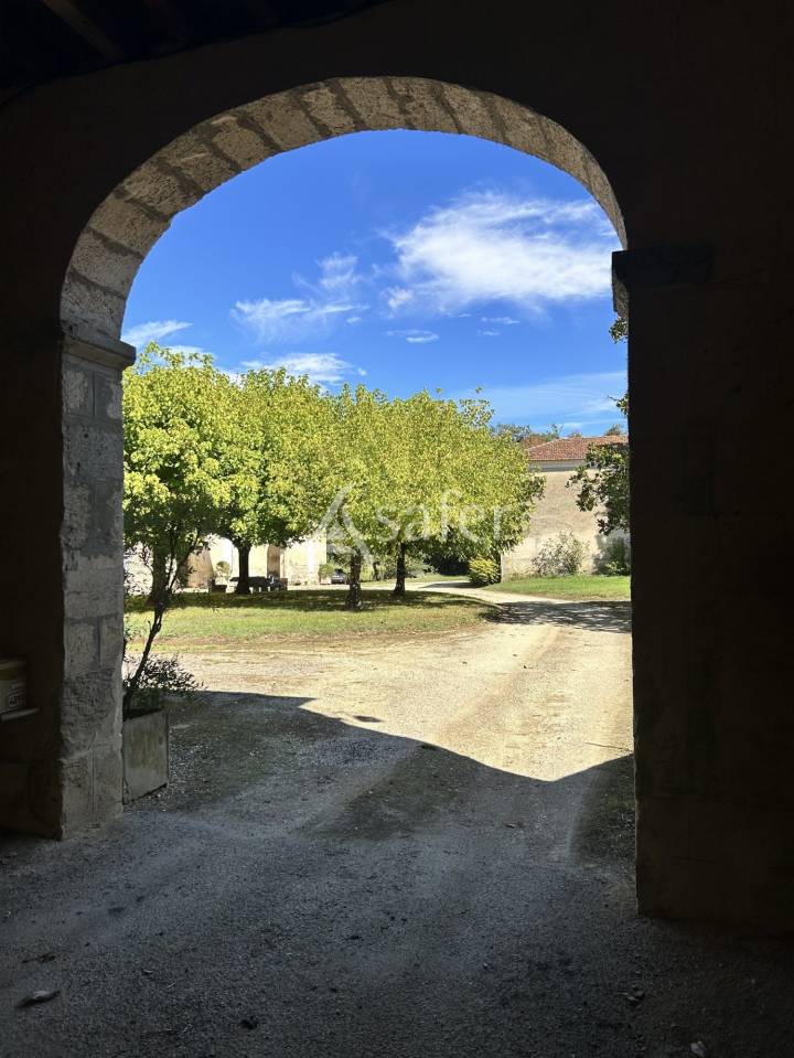 Domaine de caract&egrave;re sur 170ha aux portes du Gers