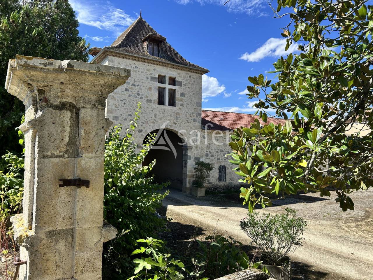 Domaine de caract&egrave;re sur 170ha aux portes du Gers