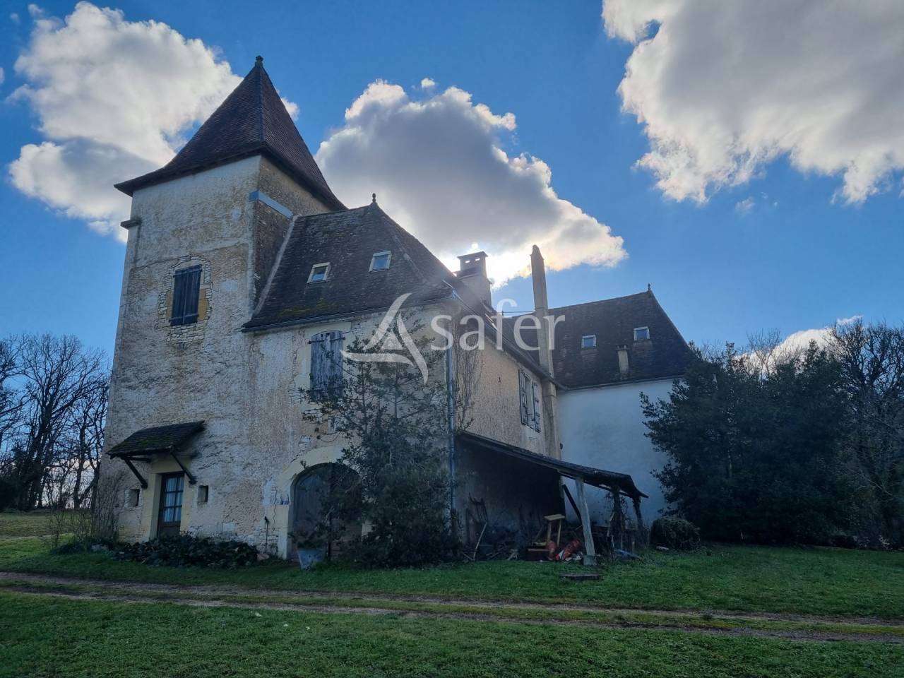 Domaine de caractère sur 44 ha Est du Lot proche Dordogne