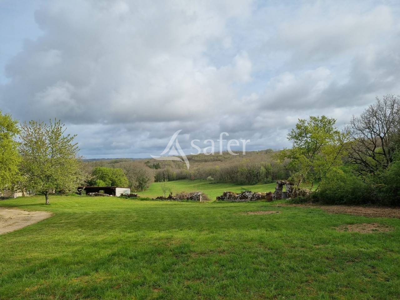 Domaine de caractère sur 44 ha Est du Lot proche Dordogne