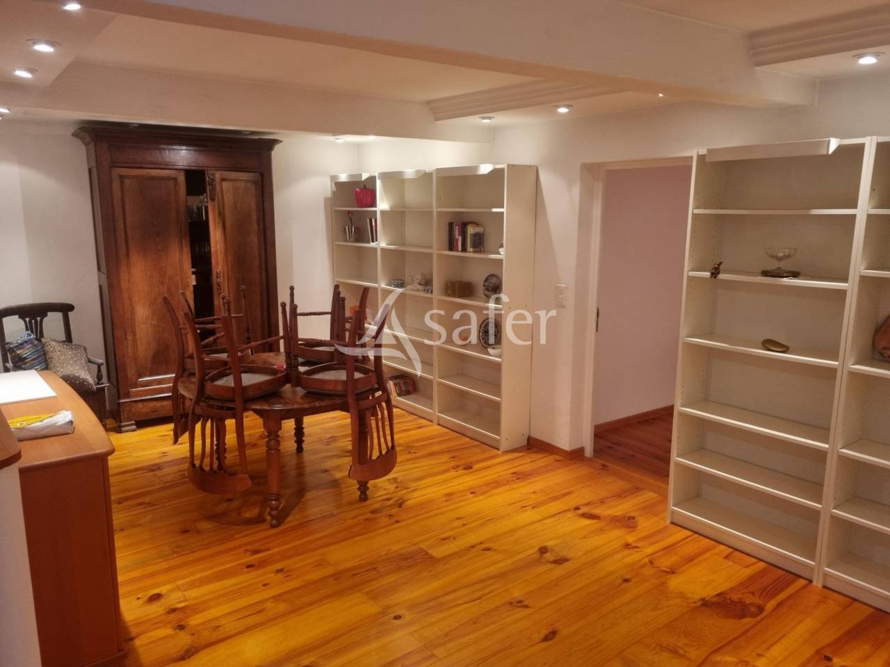 Gîte rural avec dépendances agricoles, rond de longe et piscin