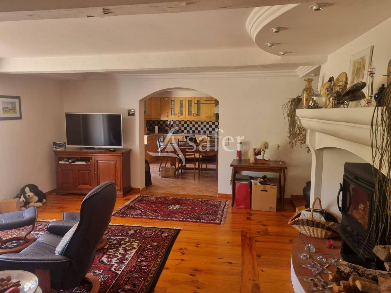 Gîte rural avec dépendances agricoles, rond de longe et piscin