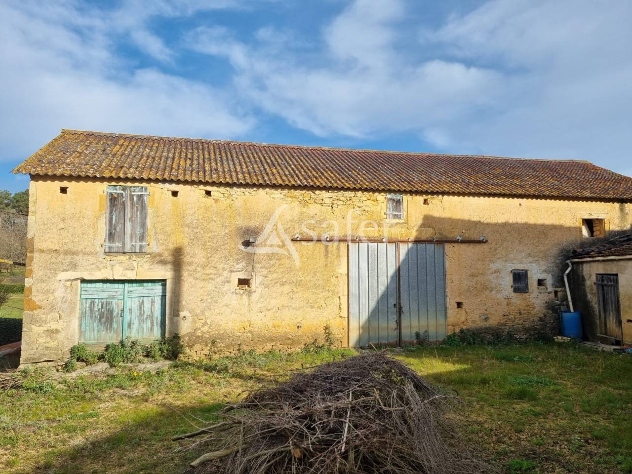 Corps de ferme sur 9 ha Proche Dordogne