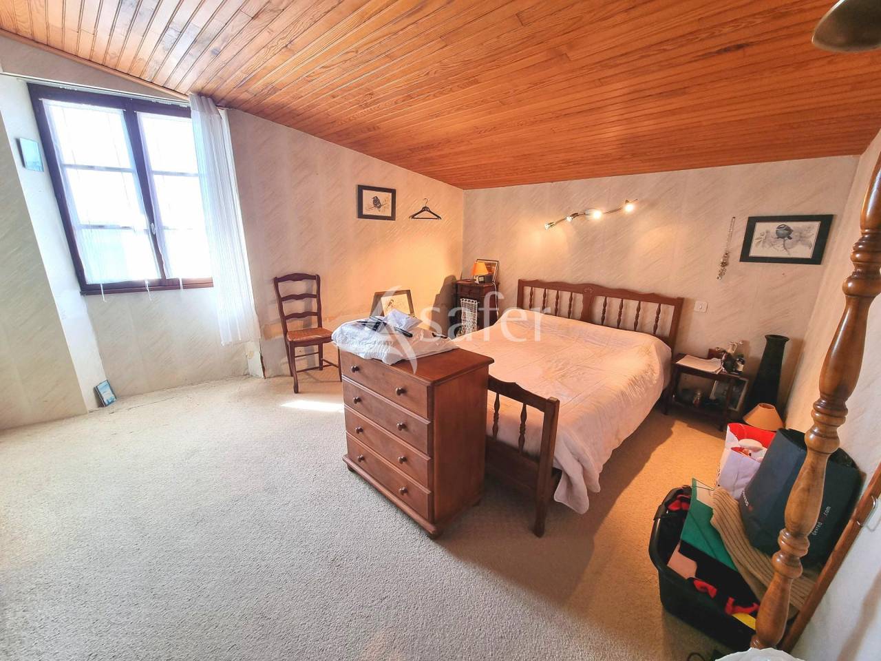 Ancienne ferme 151 m&sup2; habitable avec d&eacute;pendances sur 7 ha sect