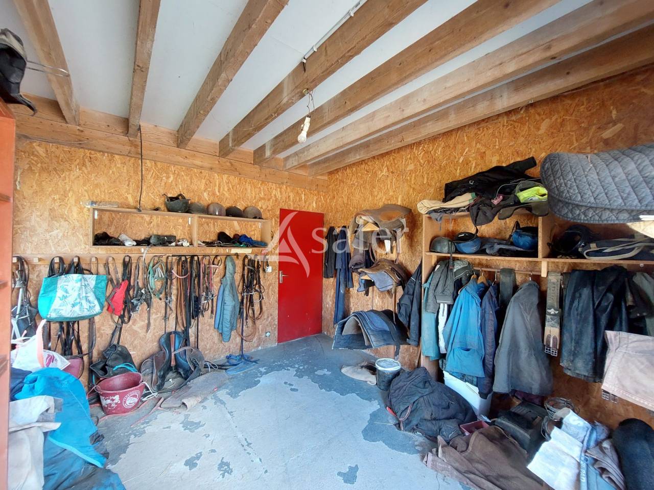 Propri&eacute;t&eacute; &eacute;questre - centre d'entra&icirc;nement 28 ha