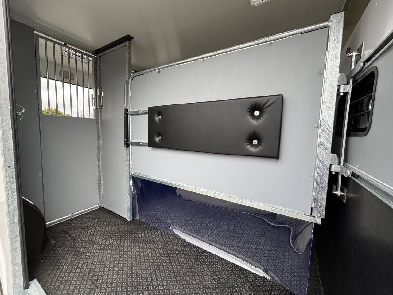 Camion chevaux 2 places garantie 5 ans 