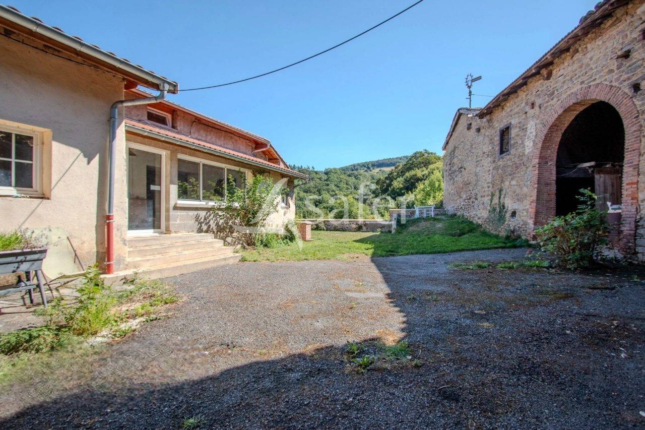 FERME TRADITIONNELLE EN PIERRE - MONTROMANT