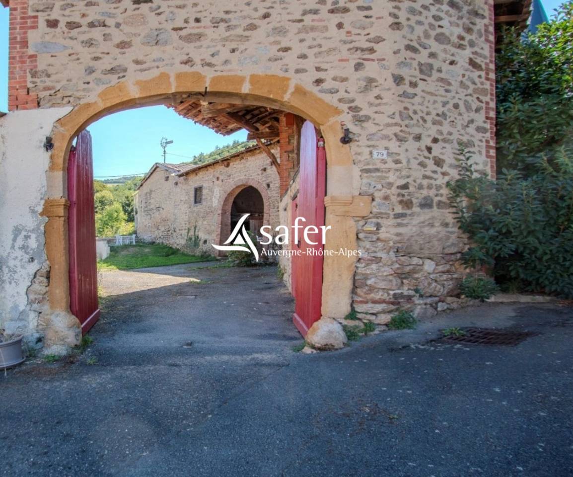 FERME AUTHENTIQUE EN PIERRE - PROXIMITE STE FOY L'ARGENTIERE