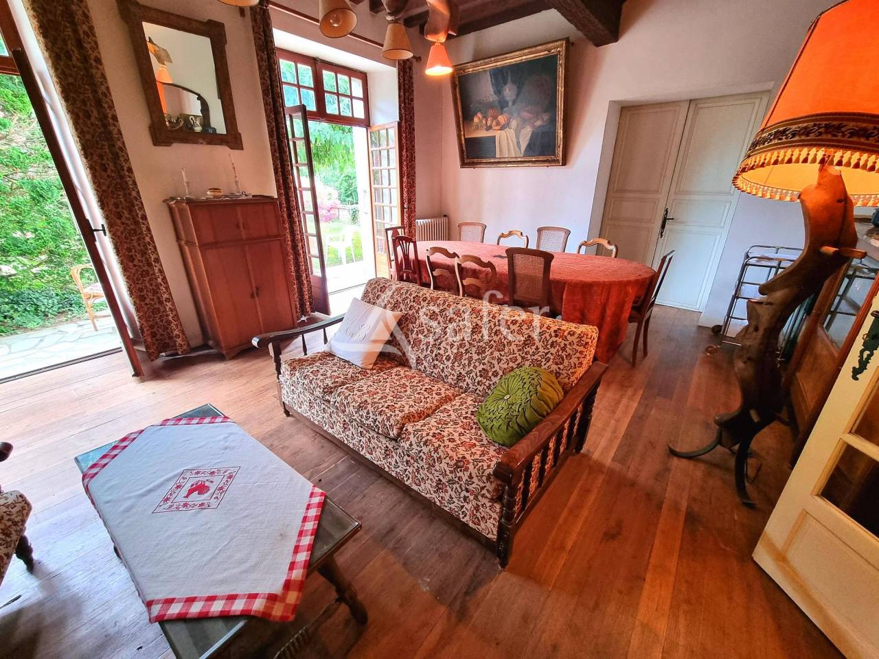 Ancienne maison bourgeoise avec appartement indépendant sur 3.8