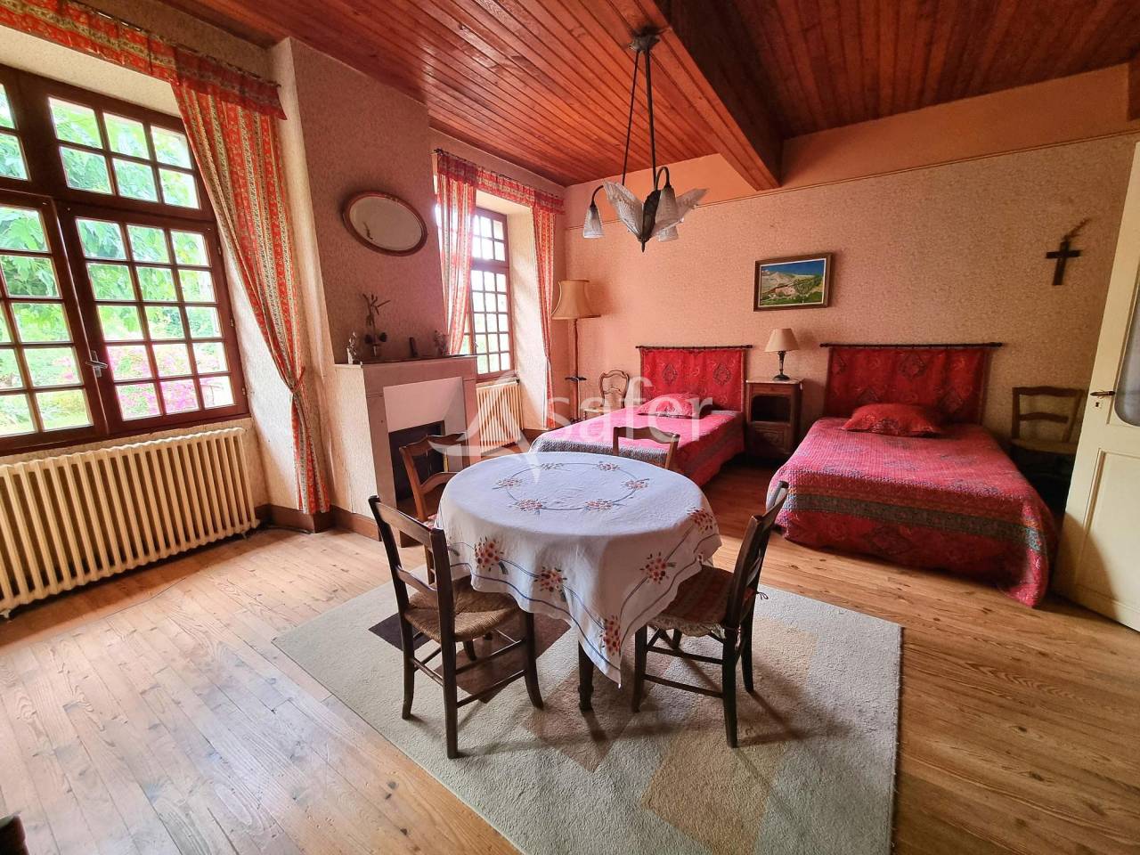 Ancienne maison bourgeoise avec appartement indépendant sur 3.8