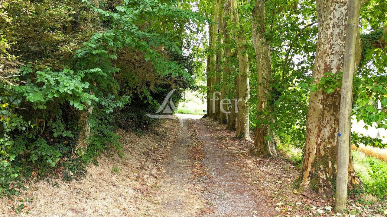 Ancienne maison bourgeoise avec appartement indépendant sur 3.8