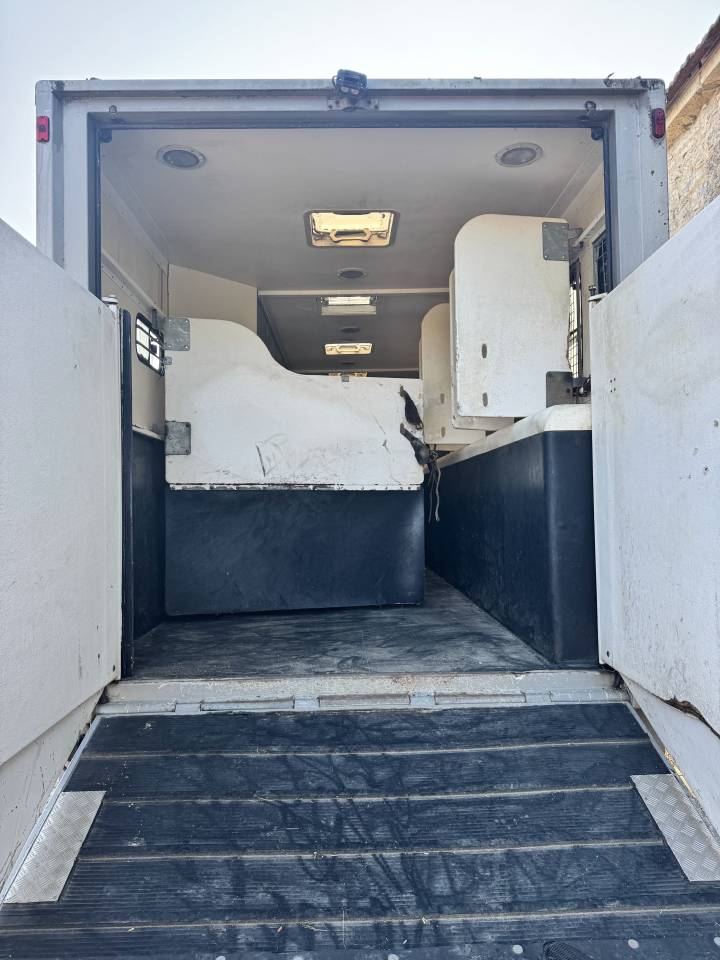 VENTE CAMION CHEVAUX 9 PLACES