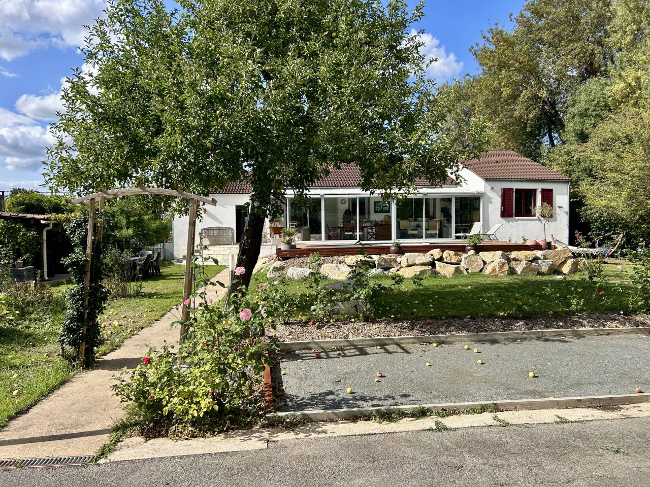 Maison familiale avec piscine sur 2 ha