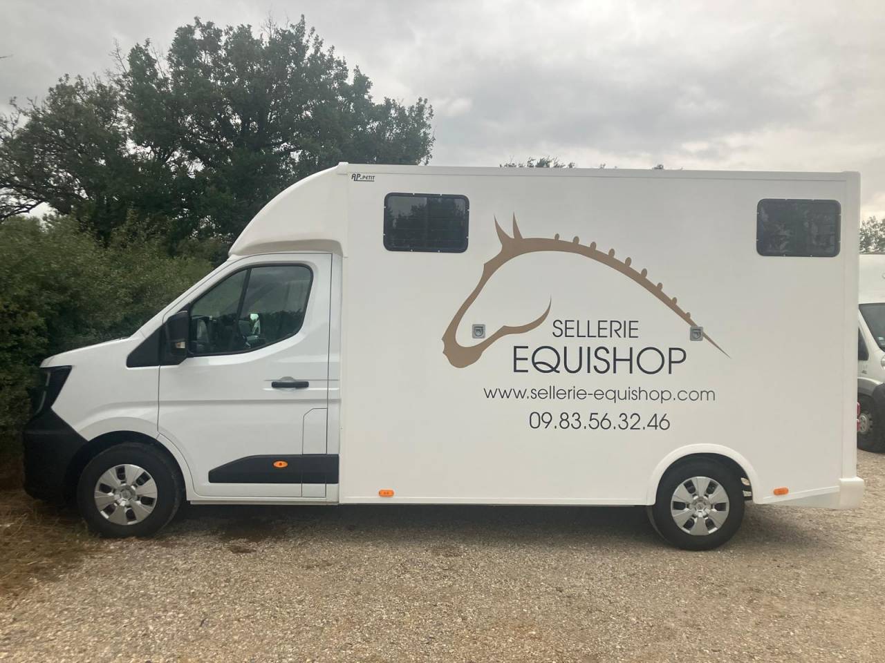 Location Camion Chevaux LYON 69 (DARDILLY)