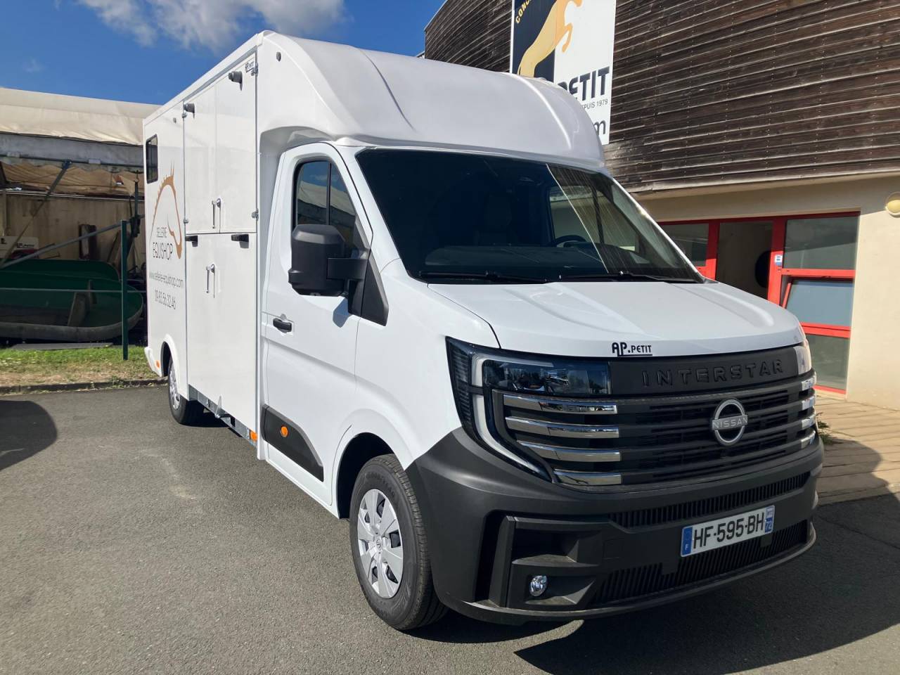 Location Camion Chevaux LYON 69 (DARDILLY)