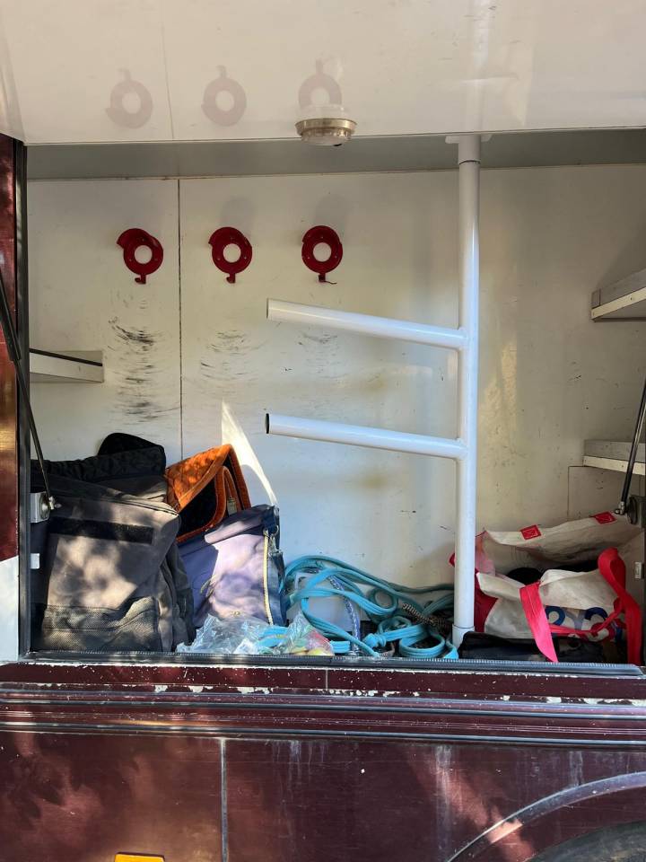 DAF 01/2003 6 chevaux avec appartement 