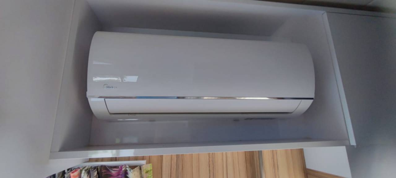 Camion MAN - TGM - pour 5 chevaux avec appartement 