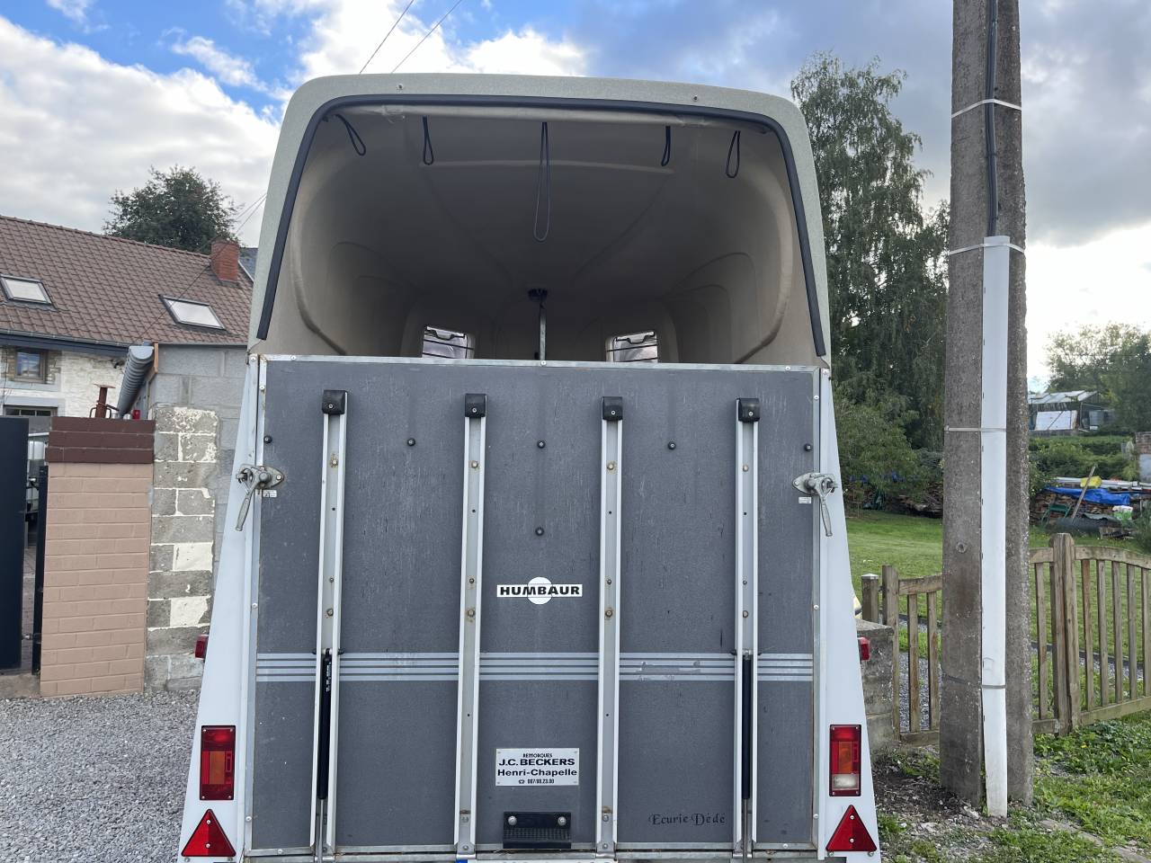 Van pour deux Chevaux-Humbaur 