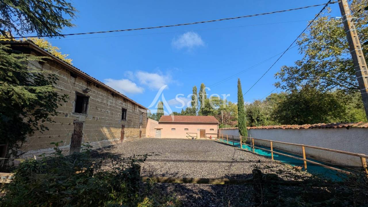 CHANOZ CHATENAY - Propriété équestre