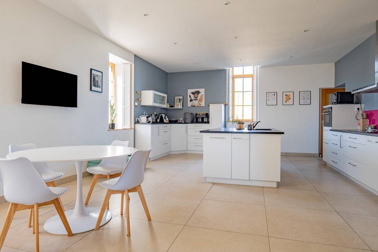 Charmante propriété équestre de 6ha (85)