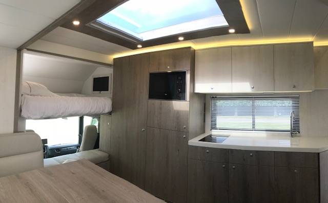 STX 6 CHEVAUX AVEC POP OUT ET PUSH UP - VENDU