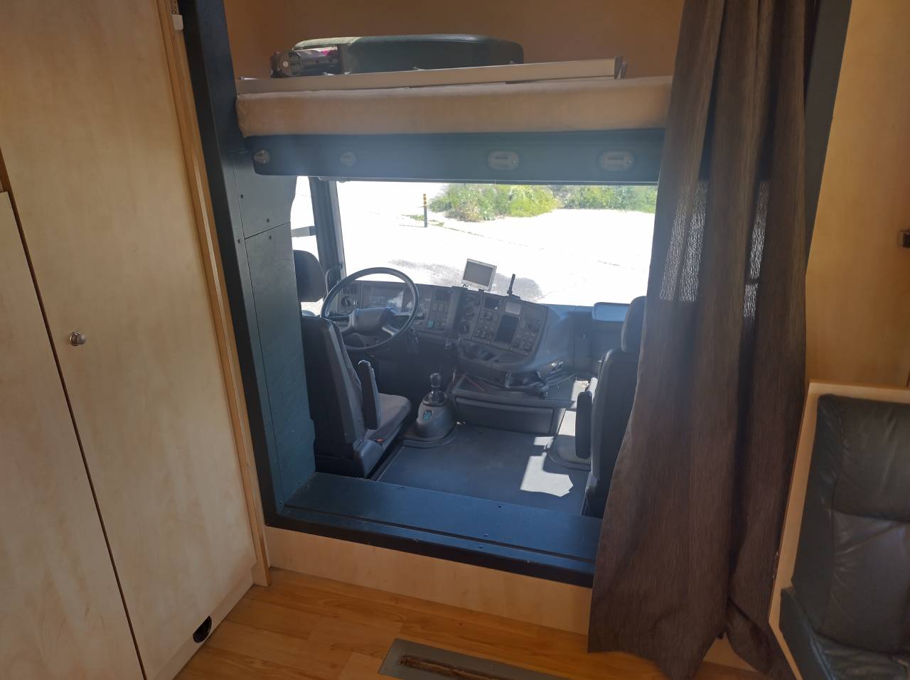 Scania L144 6x2 400cv 