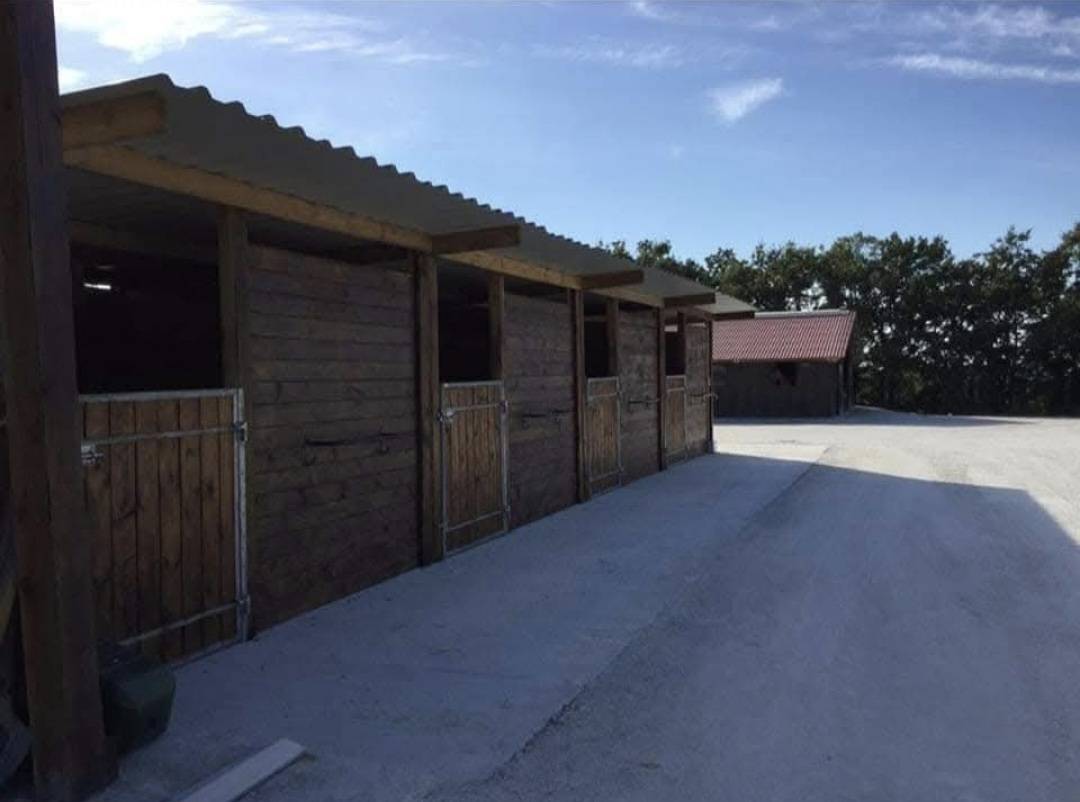 VALEILLES - Ecurie 20 Boxes - 13 Ha - 