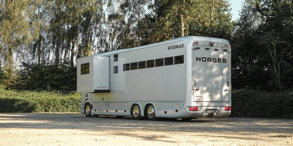 PL KRISMAR PROFESSIONAL - SCANIA - 7 PLACES CHEVAUX - APPARTEMENT