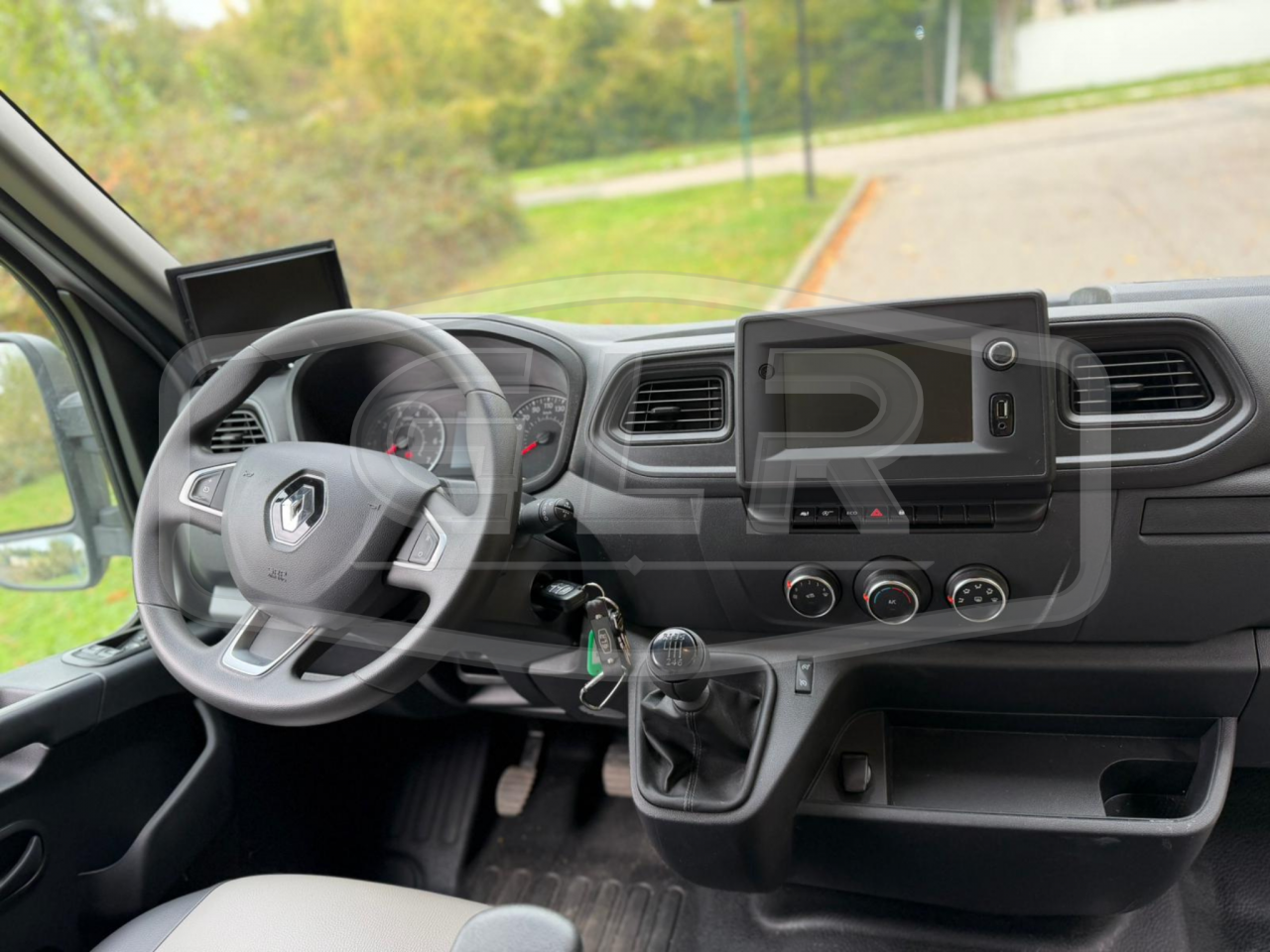 RENAULT MASTER 4 – 2023 - 165CV - STALLE - 15 000KM