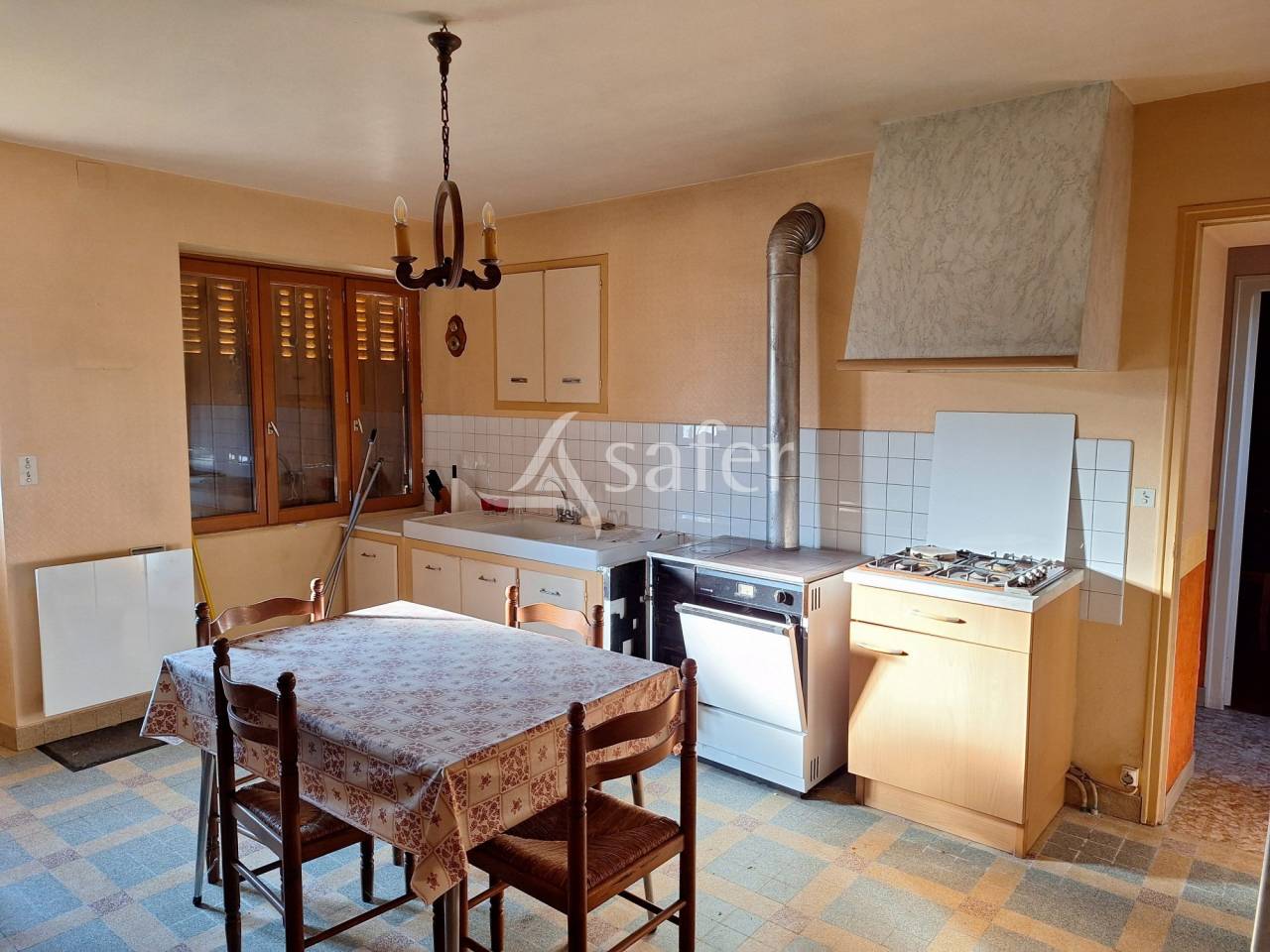 Corps de bâtiments sur 8 ha