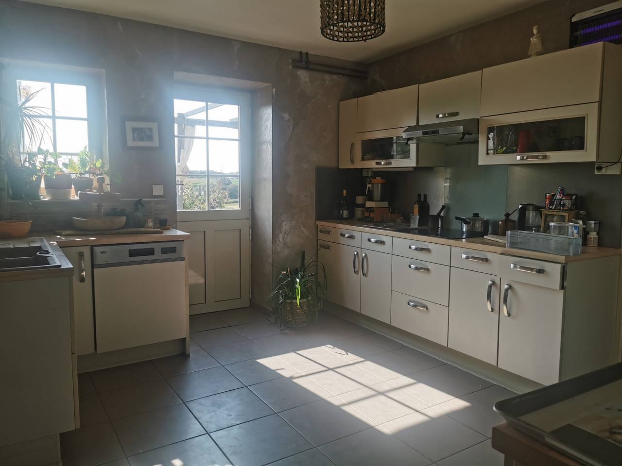 Propri&eacute;t&eacute; &eacute;questre sur 17 ha &ndash; 18 (cher) 