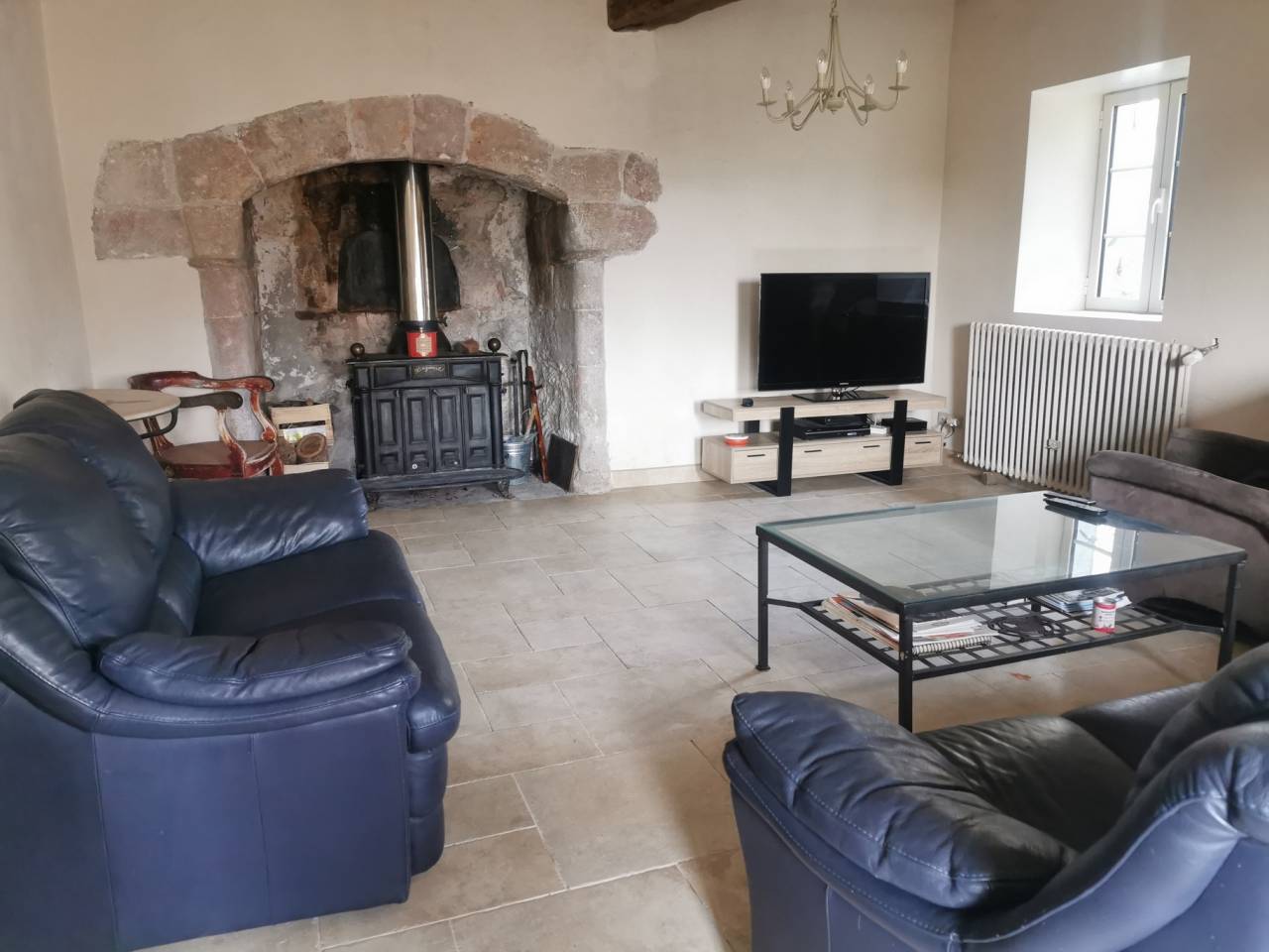 Propri&eacute;t&eacute; &eacute;questre sur 17 ha &ndash; 18 (cher) 