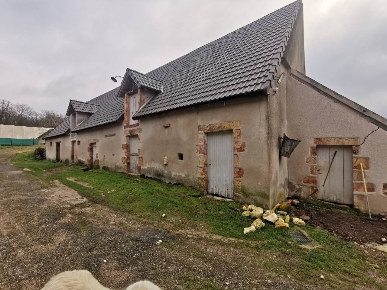 Propri&eacute;t&eacute; &eacute;questre sur 17 ha &ndash; 18 (cher) 