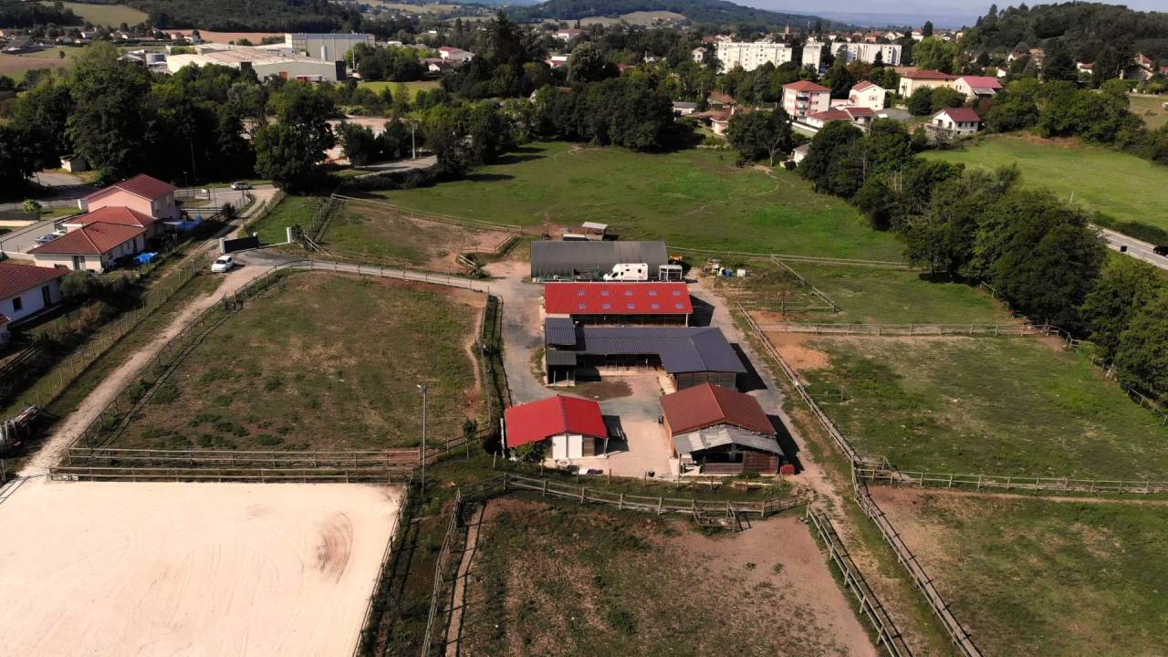 Charmante petite écurie fonctionnelle – Sud Lyon (69)