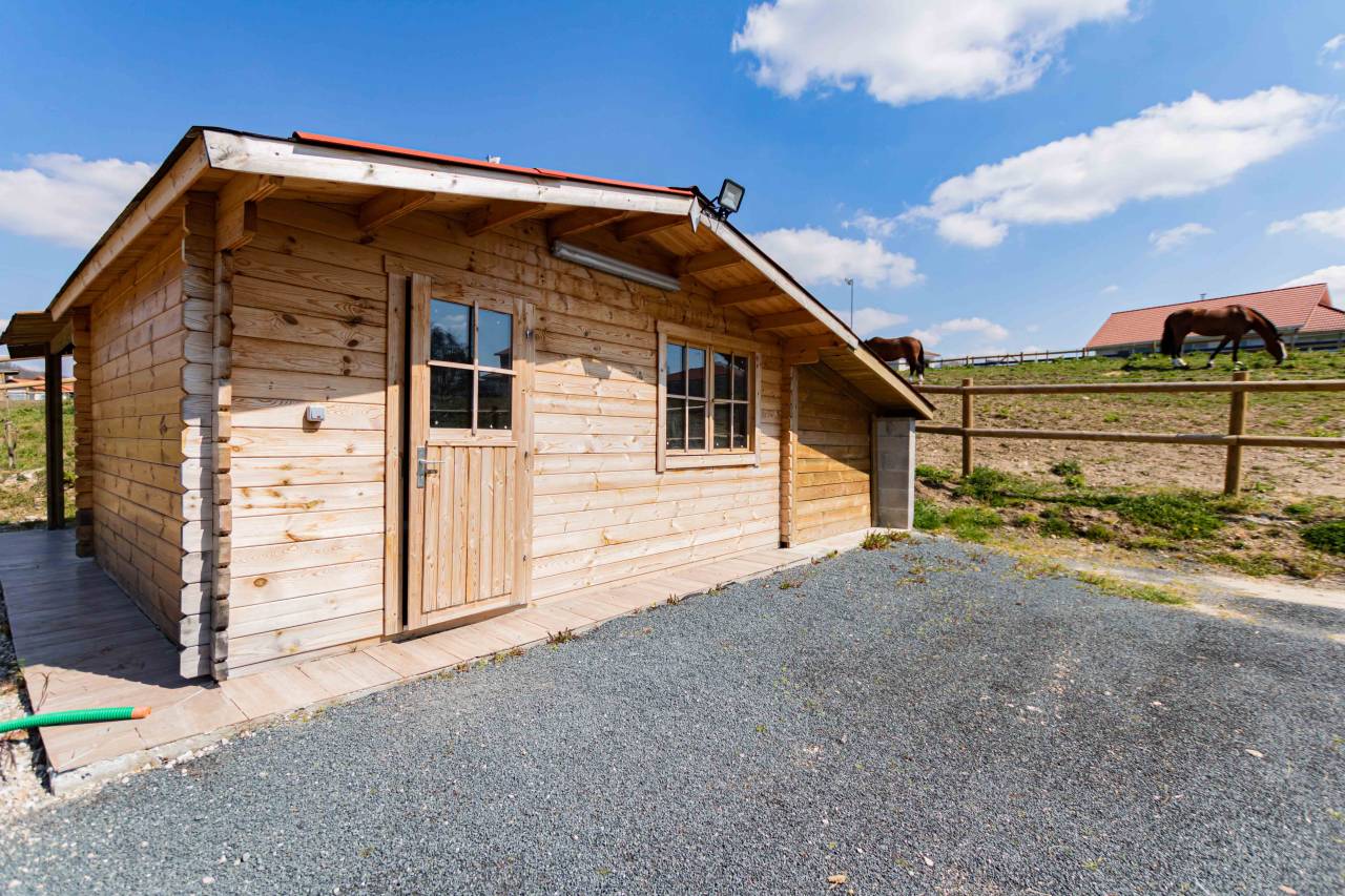 Charmante petite écurie fonctionnelle – Sud Lyon (69)