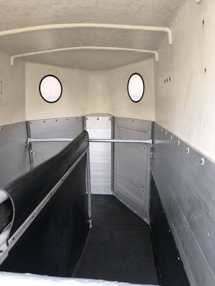 Van 2 chevaux Titan (Aluminium) 