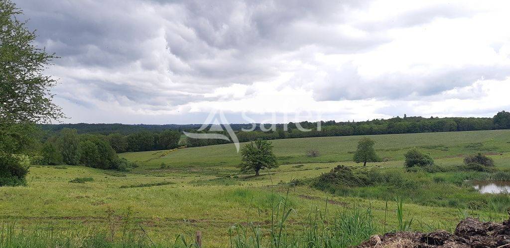 Propriété bâtie d'environ 27 ha 50 groupés