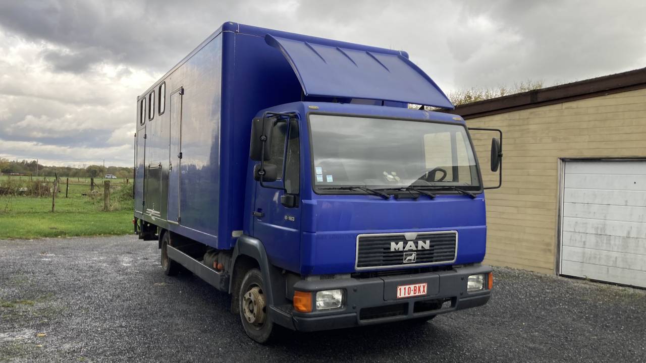 MAN - camion 4 chevaux