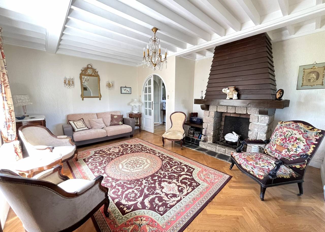 Propriété avec maison et 1,6 ha proche de Lyon