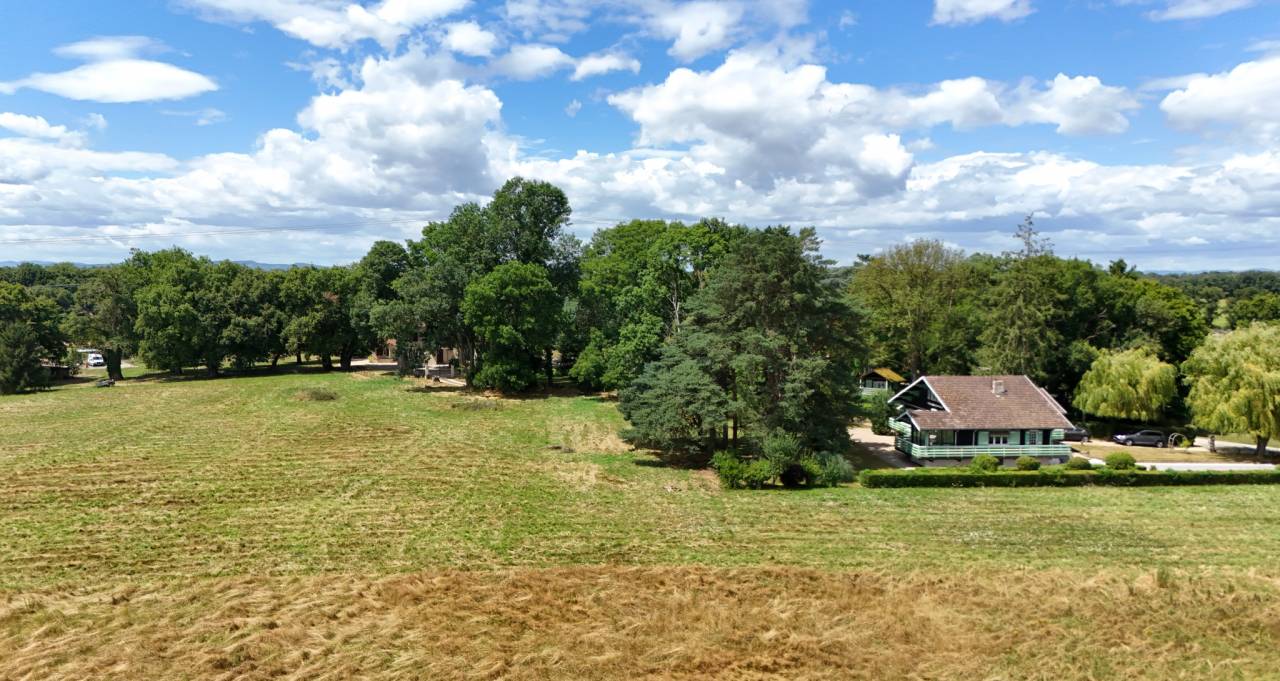 Propriété avec maison et 1,6 ha proche de Lyon