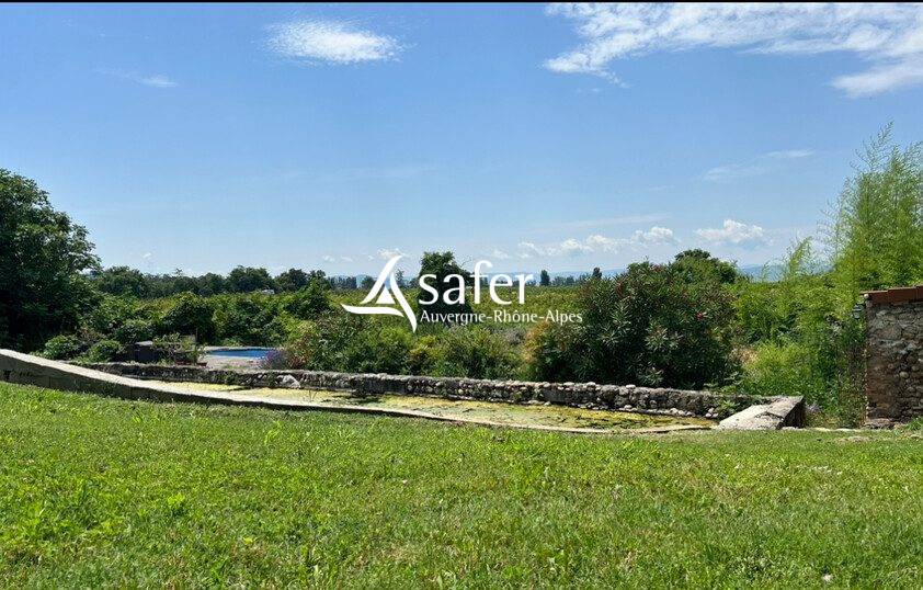 Propriété rurale en pierres de 2 habitations sur 4ha