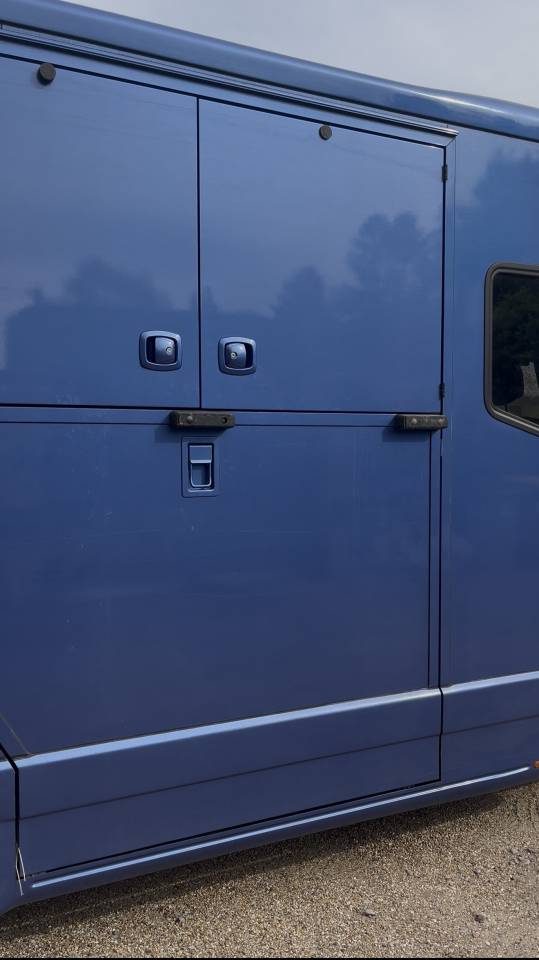 Camion VL chevaux Renault Master Krismar - 60 000€ HT